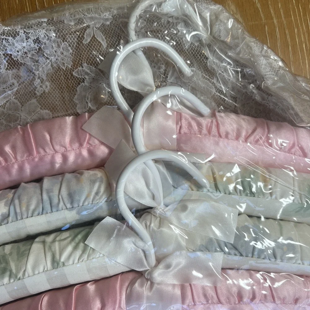 Vintage Pink & Floral White Satin‎ Padded Hangers 15in Set of 4 - NEW!